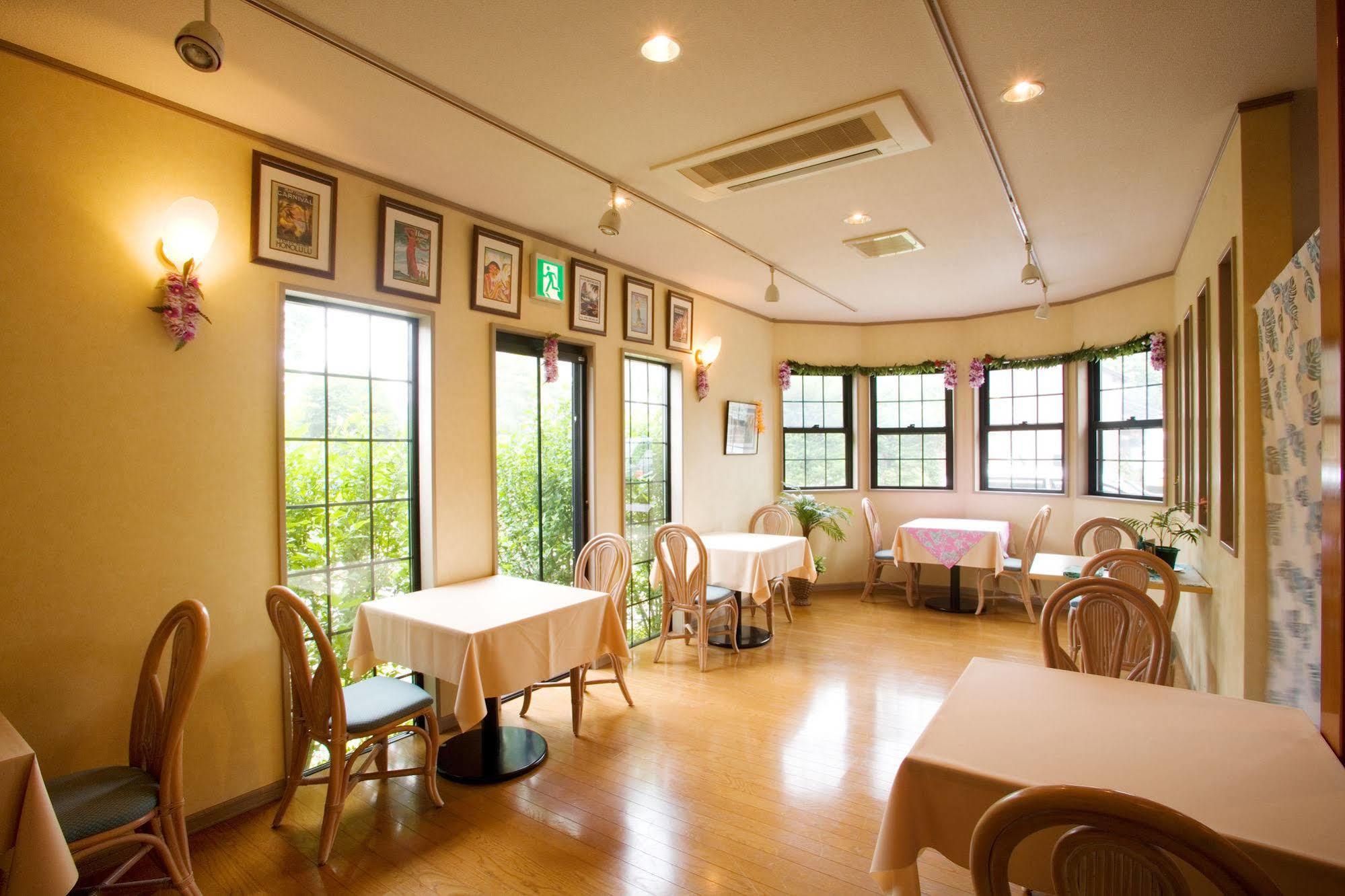 Hotel ペンションカパルア軽井沢 Karuizawa Exterior foto